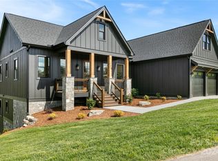 120 Golden Pasture Dr, Fletcher, NC 28732