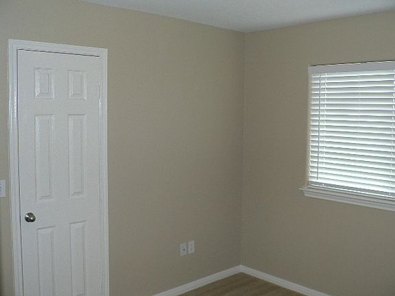 4th image of 2109 Abeto Dr