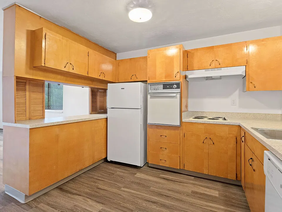 Town and Country Apartments