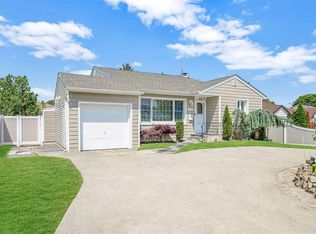 844 Franklin Ave, Valley Stream, NY 11580