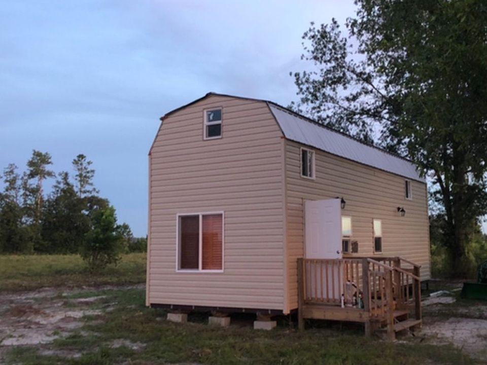 1st image of 514 SE Plymouth Way