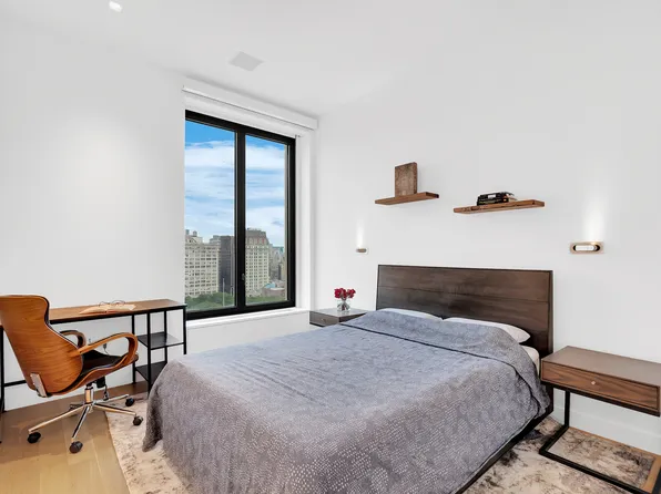 21 East 12th Street image 10 of 16