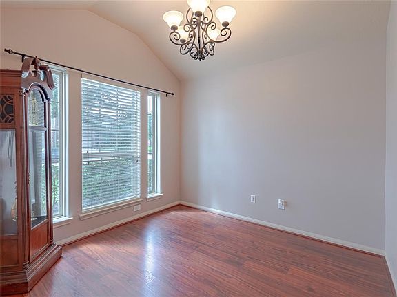3rd image of 2509 Avalon Lake Ln