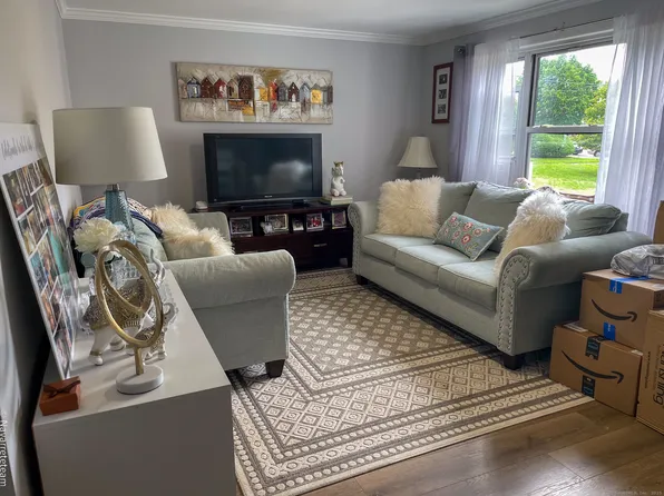 30 Standish Road APT 2, Stamford, CT 06902