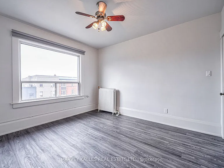 1074 Saint Clair Ave W #4 — Photo 26
