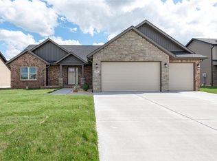 413 Rumsfeld, Troy, IL 62294