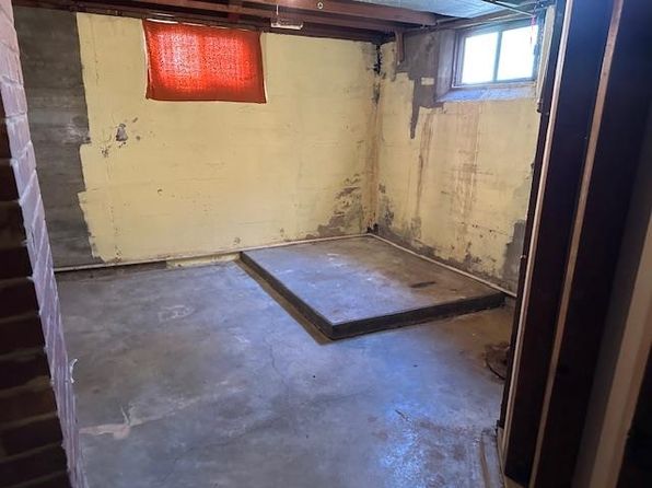 1204 Adams St, Great Bend, KS 67530