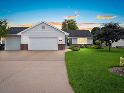 2339 Deer Prairie Dr, Neenah, WI, 54956