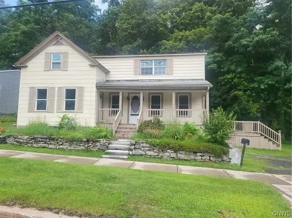 136 W Genesee St, Chittenango, NY 13037