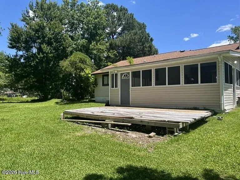 1312 Wolf Swamp Rd — Photo 18