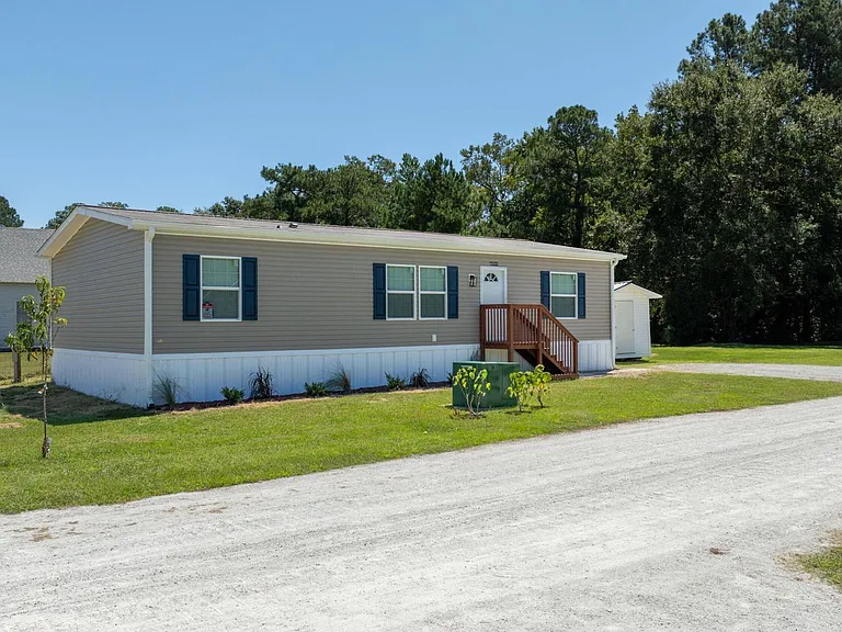 1118 Old Tar Landing Rd #D — Photo 2