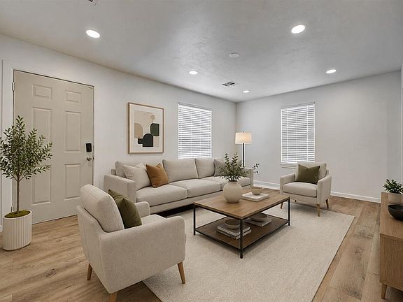 4th image of 602 E Rickenbacker Dr