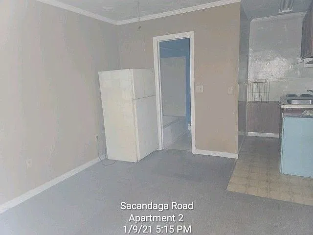 1 bed, 1.0 bath, 600 sqft, $900 — Photo 2