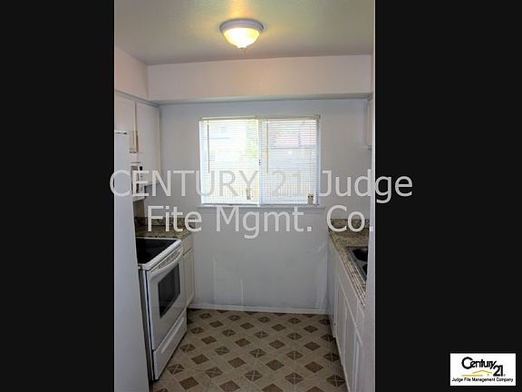 5th image of 2922 Birchbrook St