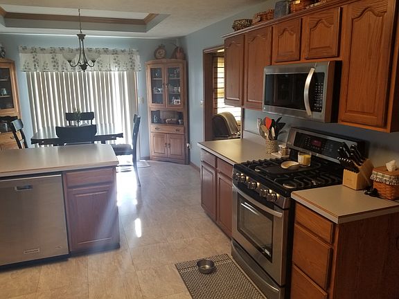 3rd image of 859 Tamarack Dr