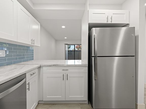 5th image of 7401 Auburn Oaks Ct #M-1