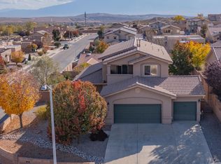 940 Loma Pinon Loop NE, Rio Rancho, NM 87144
