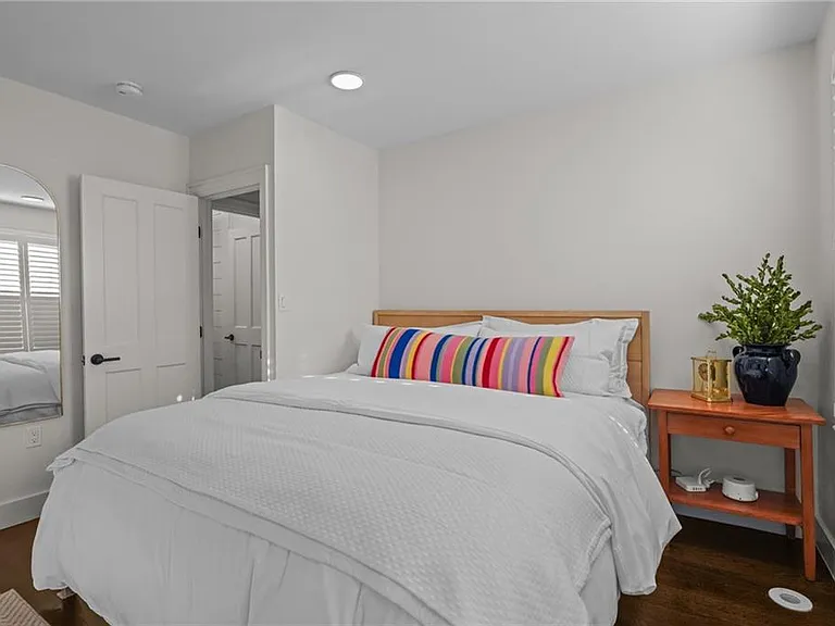 8 Cross St #1 — Photo 22