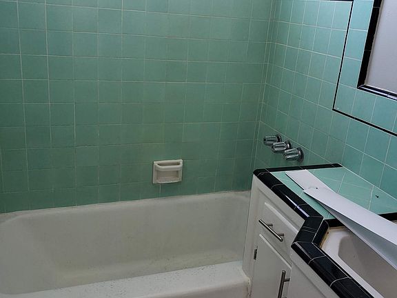 5th image of 230 1/2 N 7th St