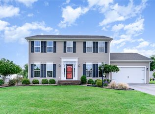 25 Willow Bridge Trl, Penfield, NY 14526