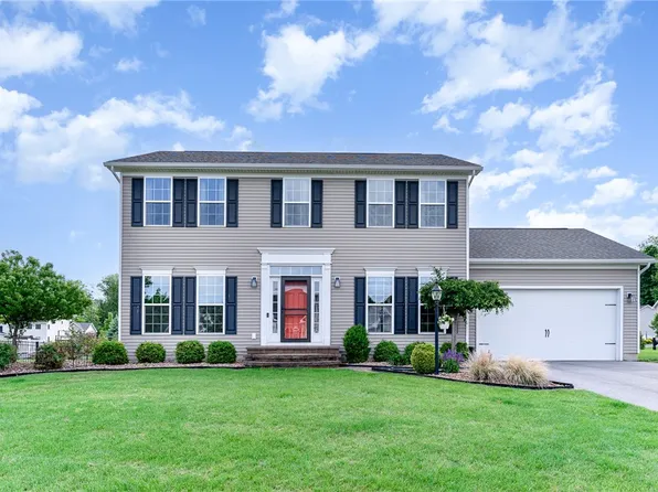 25 Willow Bridge Trl, Penfield, NY 14526