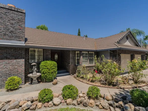 438 La Contenta Dr, Valley Springs, CA 95252