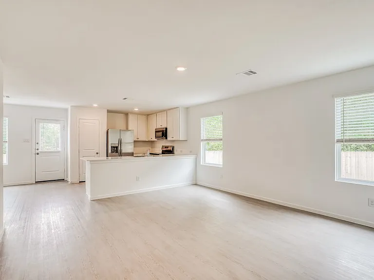 343 Parkin Ct — Photo 4