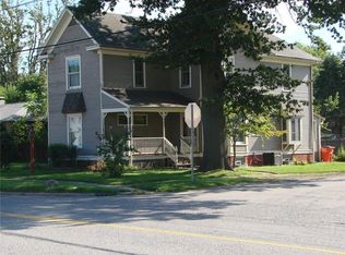 624 S Hamilton St, Sullivan, IL 61951