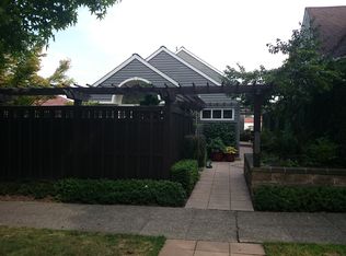 1548 16th Ave E, Seattle, WA 98112