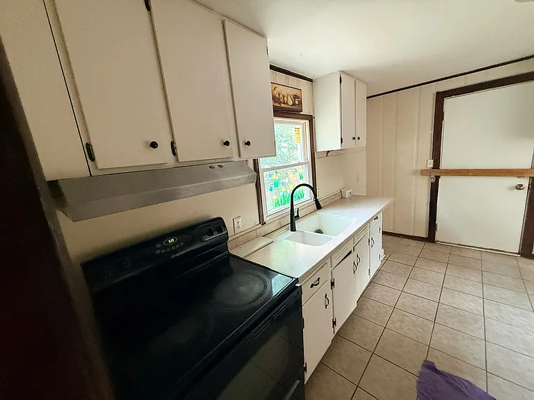309 Oregon St — Photo 5