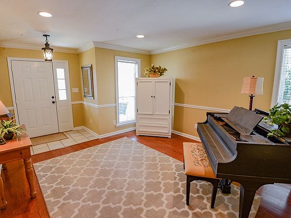 4th image of 8312 Elan Dr