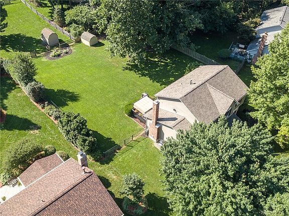 3rd image of 2200 Ivy Crest Dr
