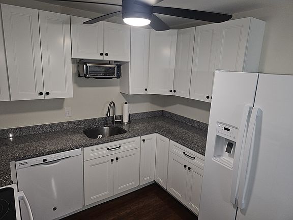 Kitchen. New appliances.