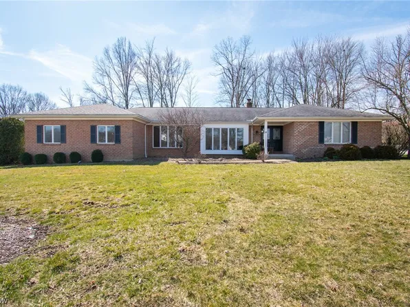 401 Findlay Ave, Canfield, OH 44406