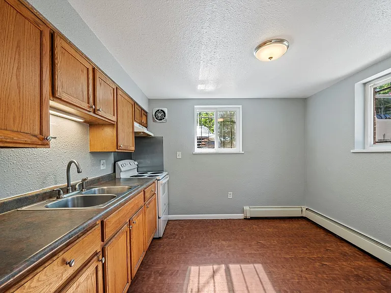 1634 Boston St — Photo 8