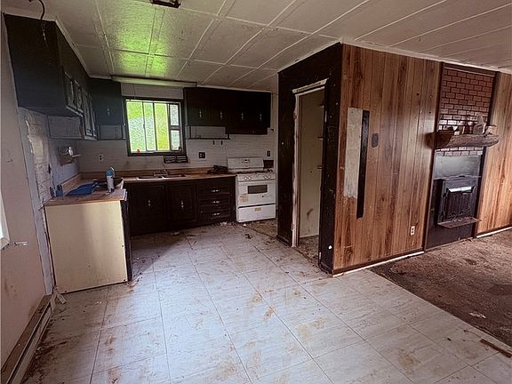 8th image of 139 Dakota Dr