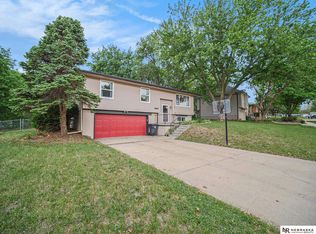 2531 Cheshire S, Lincoln, NE 68512