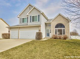708 Wimbleton Trl, McHenry, IL 60050