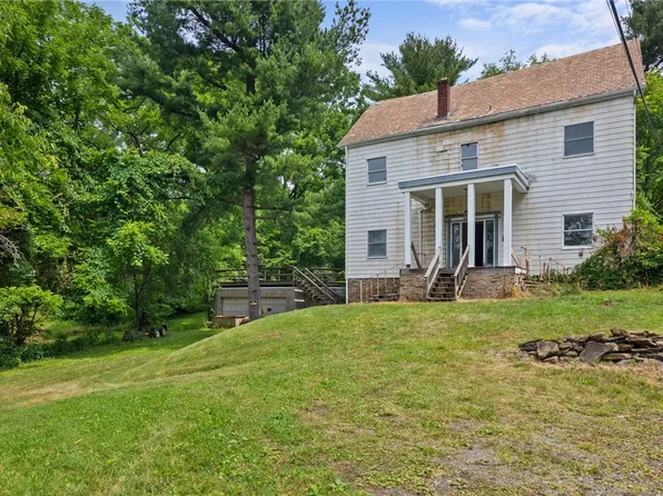 2020 Scotia Hollow Rd, Finleyville, PA 15332