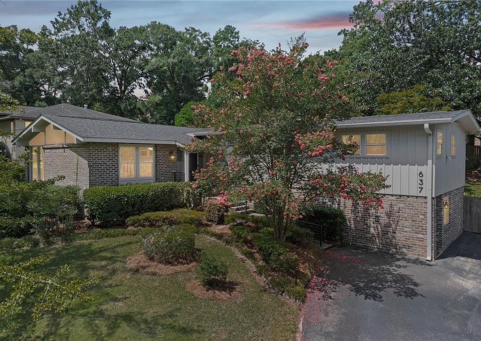 1st image of 637 Chelsea Dr E
