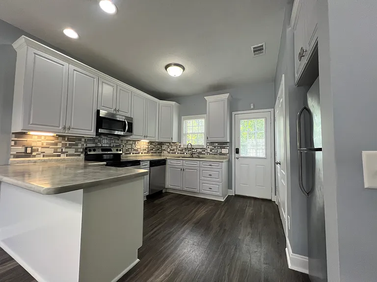 8100 Burkhalter Rd #601 — Photo 6