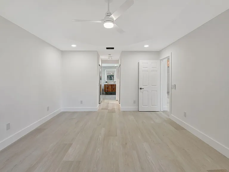 11287 Vivero Ave — Photo 25