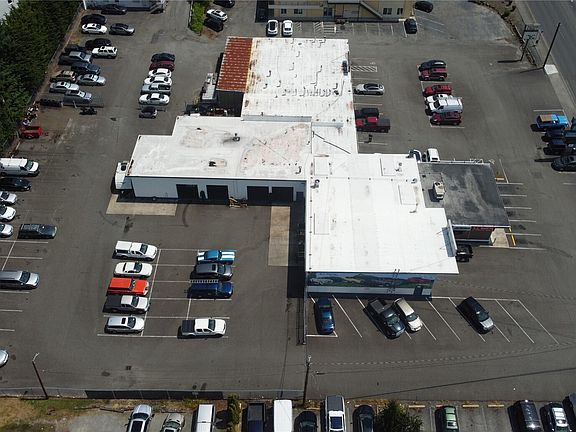 5th image of 4829 196th St SW