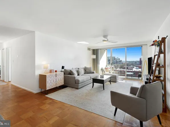 4977 Battery Ln #11014, Bethesda, MD 20814