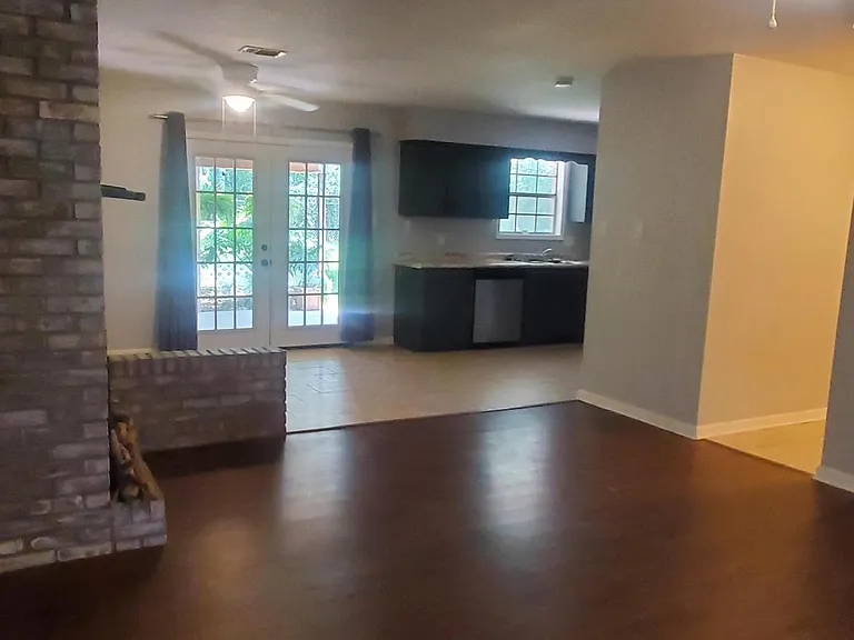 12438 Briarwood West Dr W — Photo 4