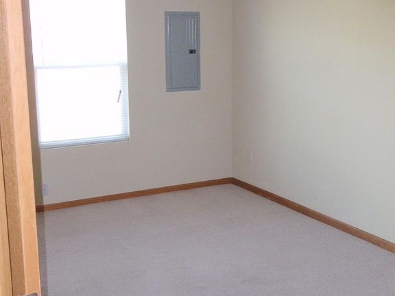 5th image of 1715 Clover Dr