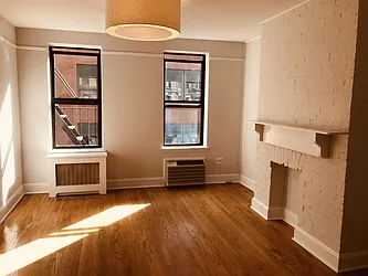 Rented by Metropolis Real Estate of Manhattan
