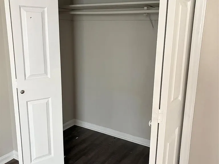 1708 Village Lake Dr — Photo 14