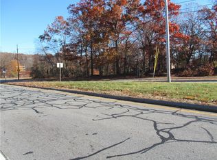 3 Twin River Rd, Smithfield, RI 02917