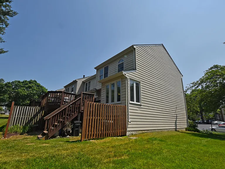 6084 Joust Ln — Photo 22